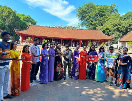 Hanoi welcomes first group of 4500 Indian visitors